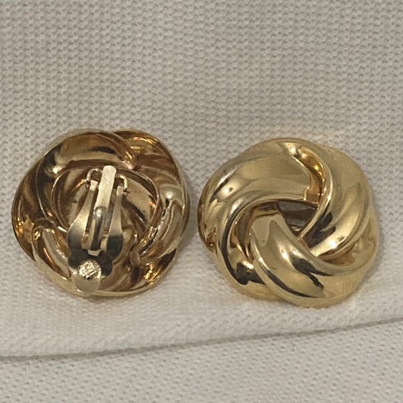 Gorgeous, Gold-tone, Circular Clip-On Earrings - Picture 6 of 9